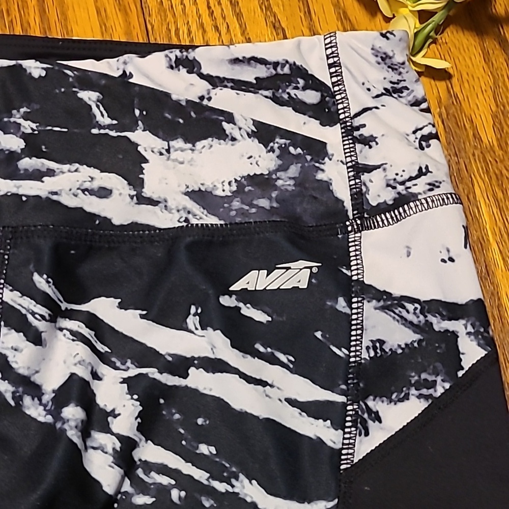 Avia Athletic Shorts  - Ladies Medium - Picture 3 of 7